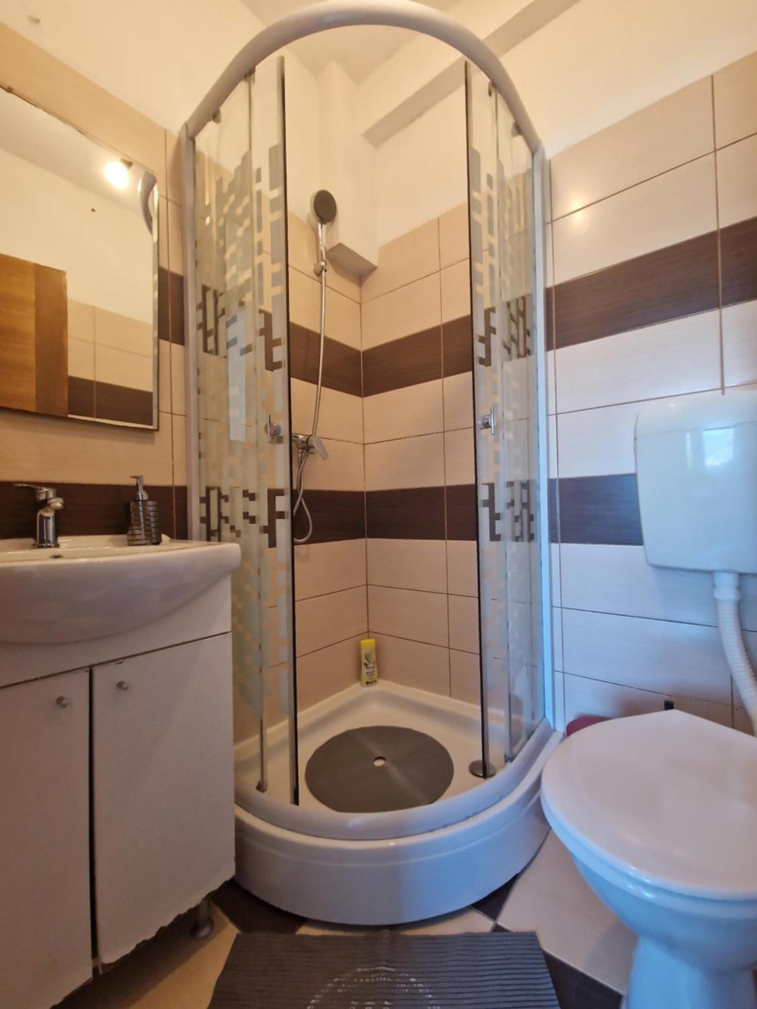 Ensuite Stay Rooms Split Exterior foto